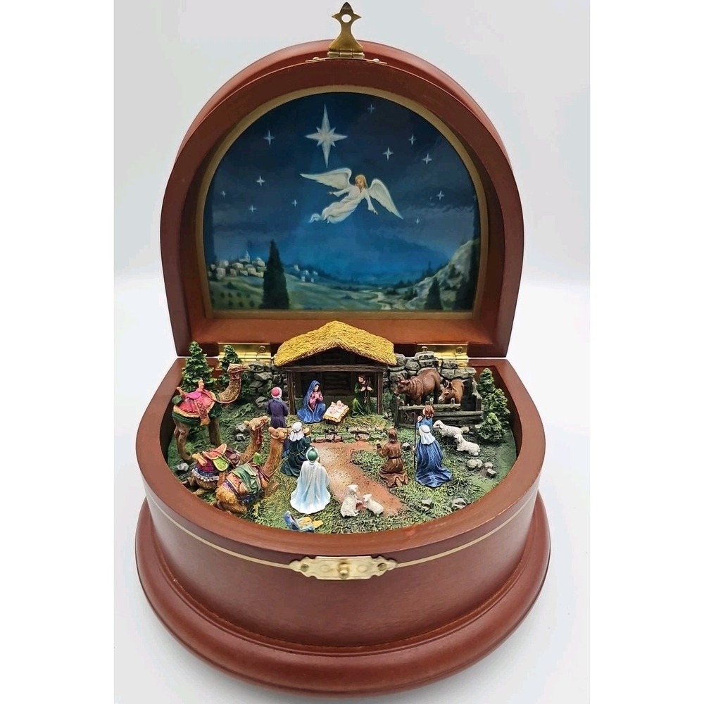 DANBURY MINT "The Nativity" Music Box, Plays "SILENT NIGHT", EXCELLENT CONDITION